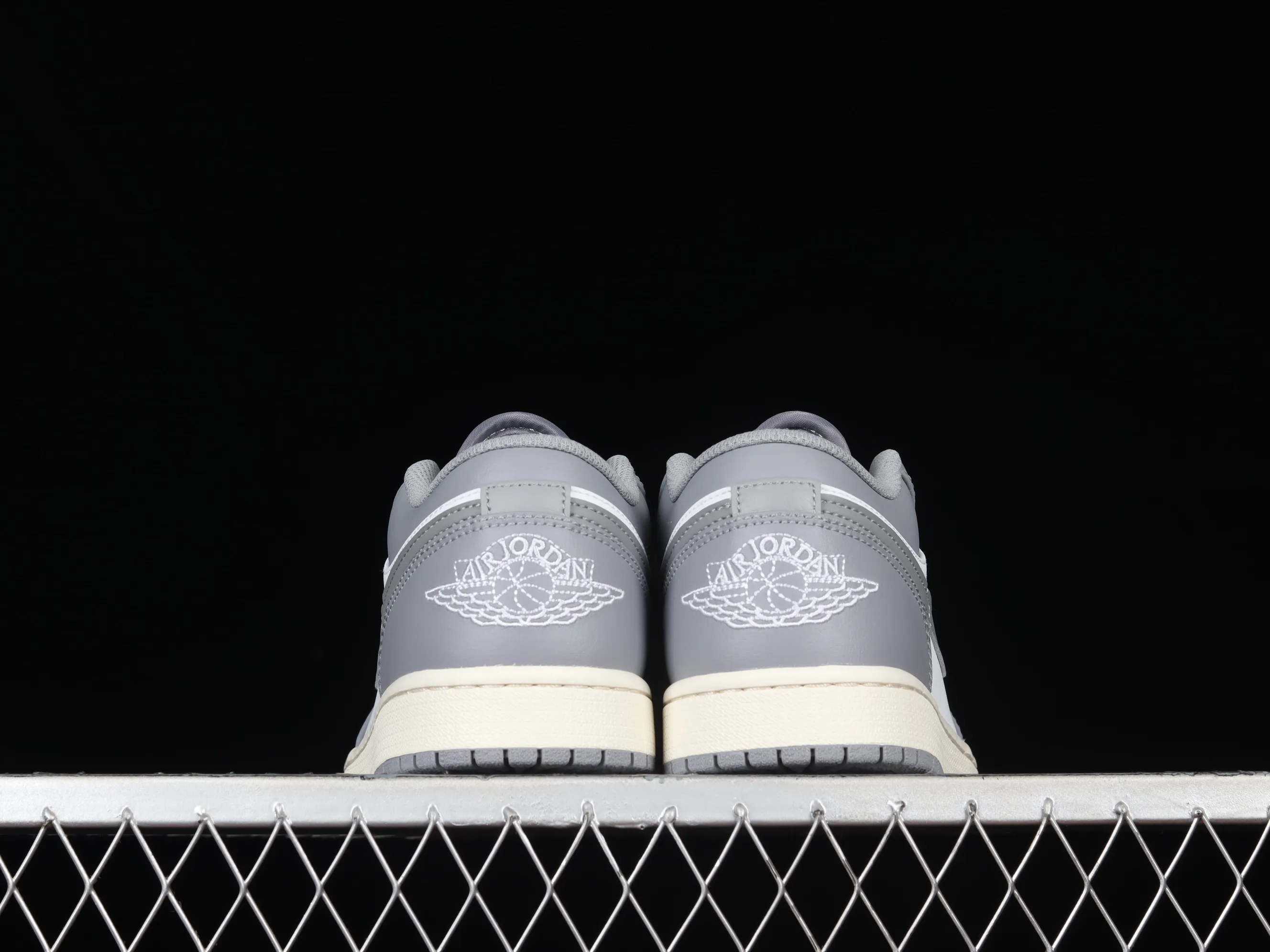 All categories Air Jordan Jordan series basketball shoes Air Jordan 1 Low G version pure original Air Jordan 1 Low "Vintage Grey" AJ1 Joe 1 white gray low-top basketball shoes 553558-053